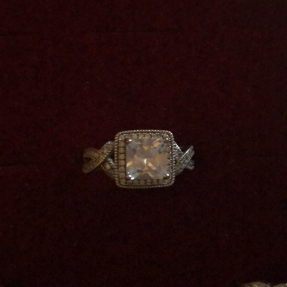 Silver Ring w/ cubic Zirconia